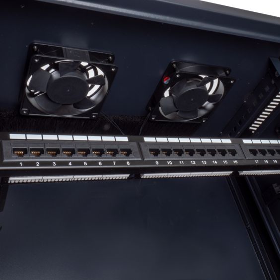 Baie de brassage 19 pouces avec 24 connecteurs RJ45 + porte en verre avec serrure à clé - OHMTEC