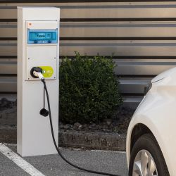 Coffret de Recharge 1 prise T2 7.4kW Véhicule Électrique+ Protection électrique incluse+ Compteur WIFI Connecté NALTO