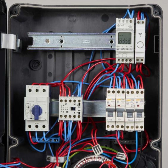 Coffret piscine pour filtration connecté + éclairage + traitement de l'eau + pompe à chaleur NALTO